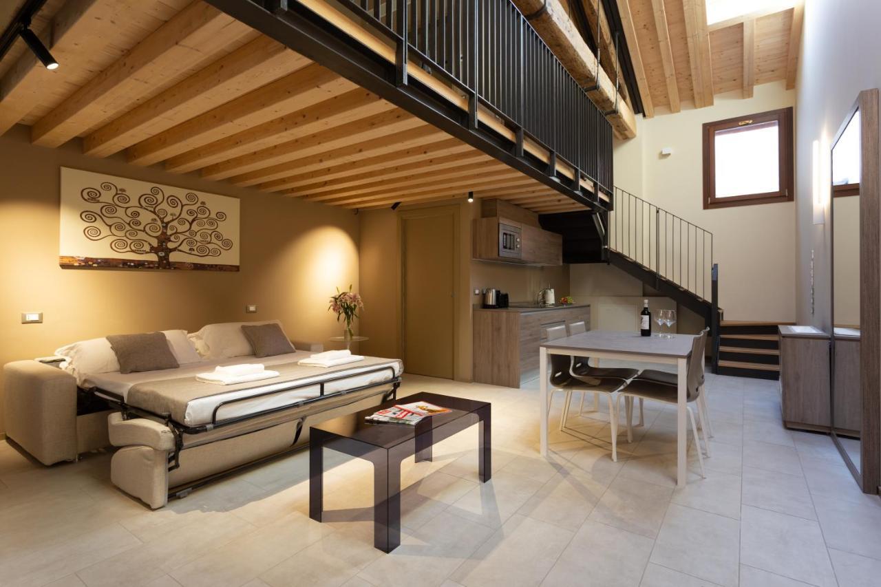 Residence 8 Loft Venesia Bagian luar foto